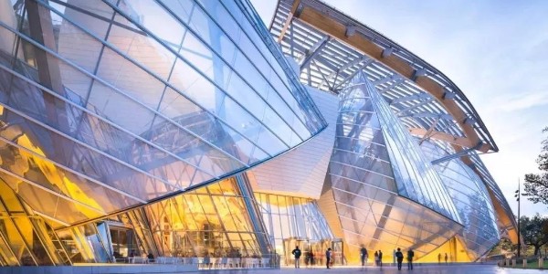 瘋狂的蓋里！ | “不銹鋼龍卷風(fēng)” Luma Arles藝術(shù)中心立面完工！