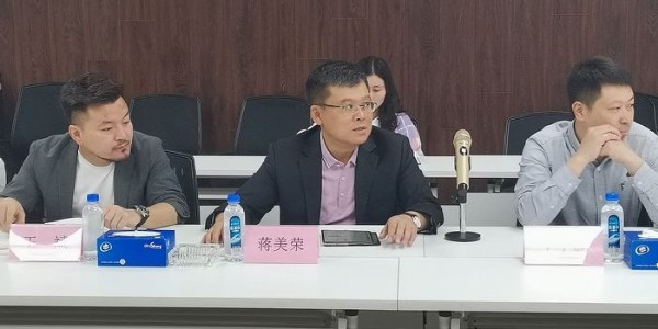 中國(guó)鄉(xiāng)建院何軍蒞臨貴陽(yáng)市建筑設(shè)計(jì)院作《淺談鄉(xiāng)村振興》主題演講，開展交流活動(dòng)