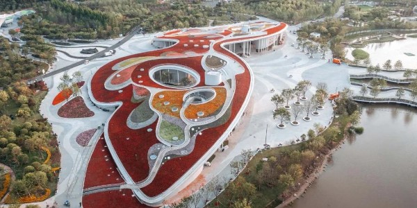 巨型的覆土“蝴蝶”，第十屆中國花卉博覽會世紀館